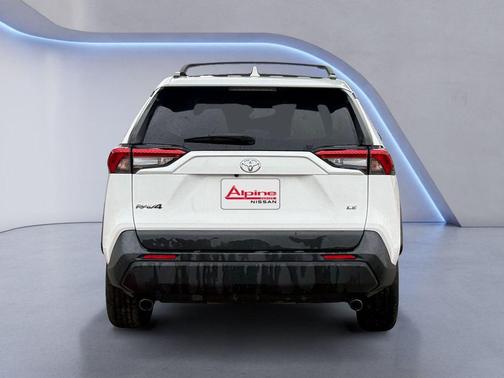 2020 Toyota RAV4 LE