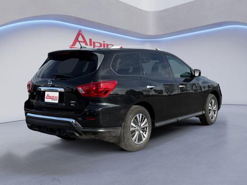 2017 Nissan Pathfinder SL