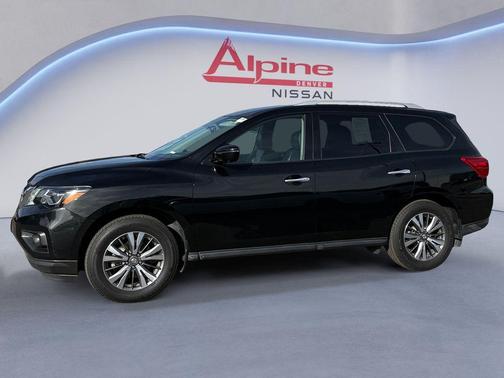 2017 Nissan Pathfinder SL