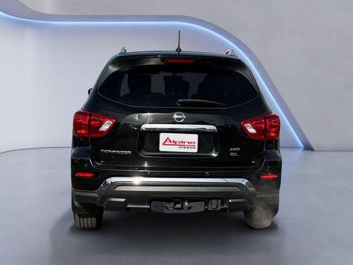 2017 Nissan Pathfinder SL