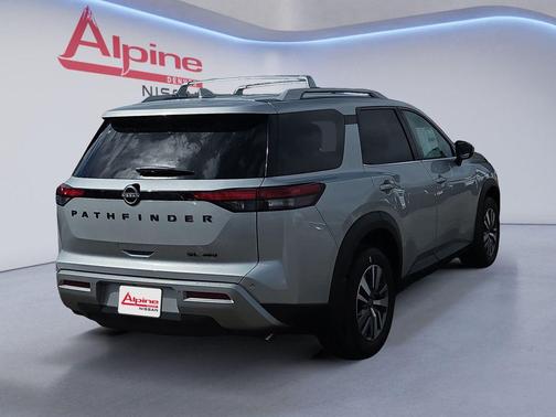 2025 Nissan Pathfinder SL 4WD