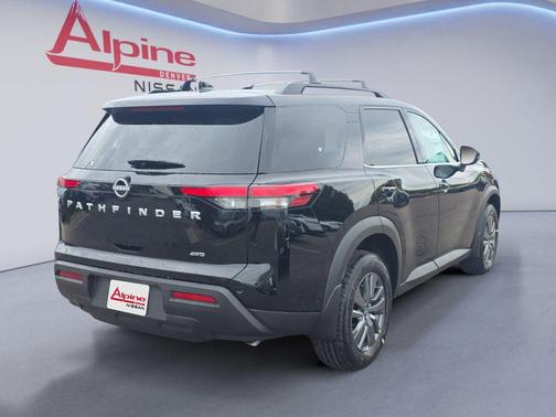 2025 Nissan Pathfinder SV
