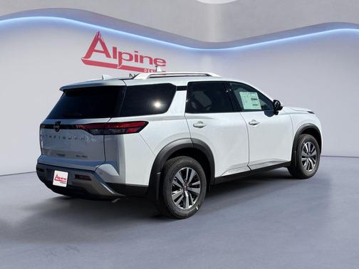 2025 Nissan Pathfinder SL 4WD