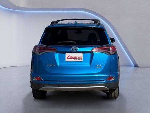 2017 Toyota RAV4 Hybrid XLE