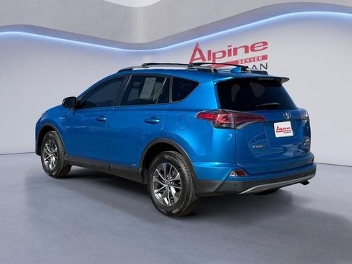 2017 Toyota RAV4 Hybrid XLE