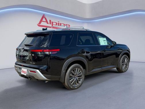 2025 Nissan Pathfinder SL 4WD