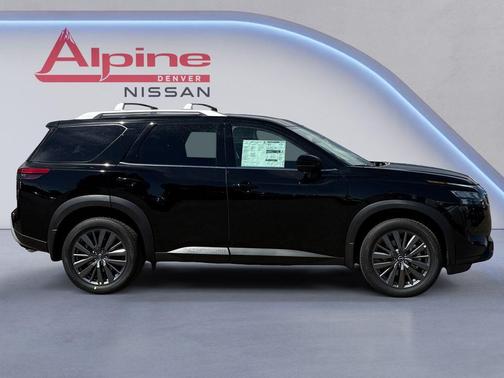 2025 Nissan Pathfinder SL