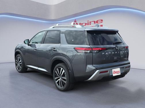 2025 Nissan Pathfinder Platinum 4WD