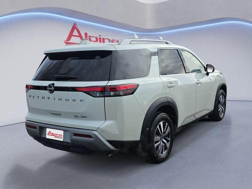 2024 Nissan Pathfinder SL 4WD