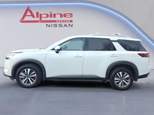 2024 Nissan Pathfinder SL 4WD