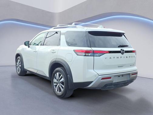 2024 Nissan Pathfinder SL 4WD