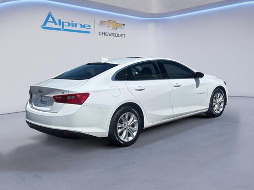 Summit White 2024 Chevrolet Malibu FWD 1LT