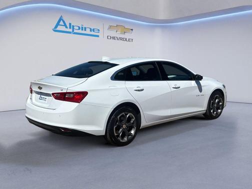 Summit White 2024 Chevrolet Malibu FWD 1LT