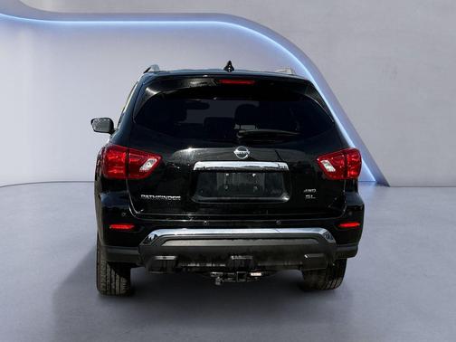 2019 Nissan Pathfinder SL