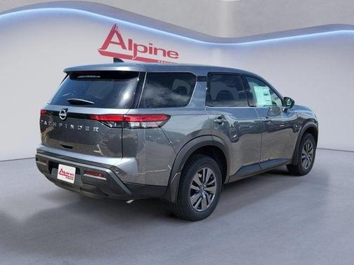 2025 Nissan Pathfinder S