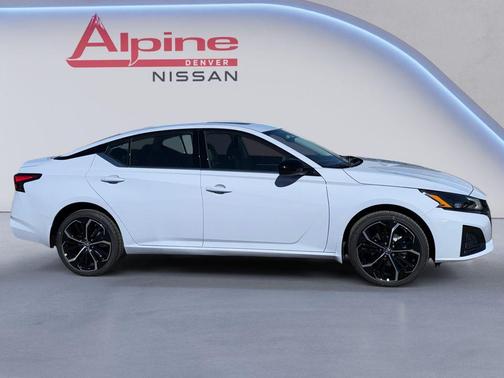 2025 Nissan Altima SR