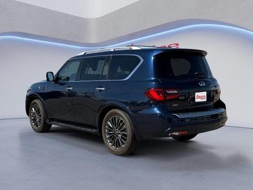 2022 INFINITI QX80 Luxe
