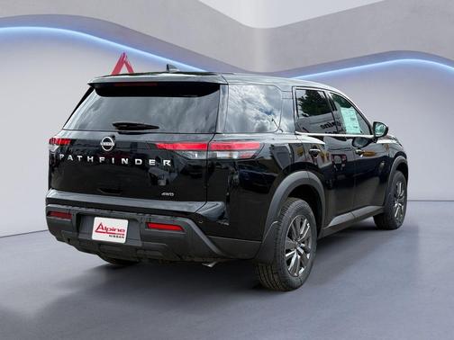 2025 Nissan Pathfinder S