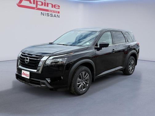 2025 Nissan Pathfinder S