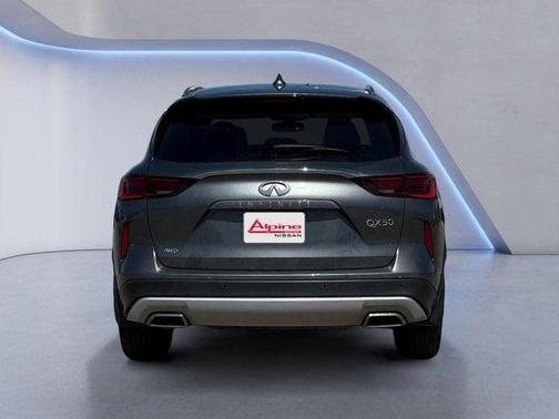 2022 INFINITI QX50 Luxe