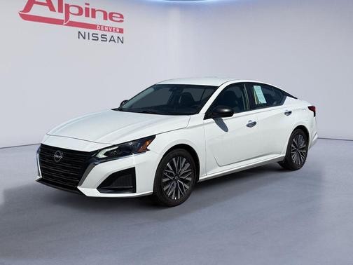 Glacier White 2025 Nissan Altima 2.5 SV