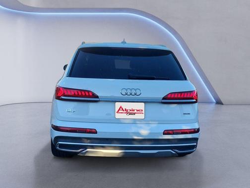 2022 Audi Q7 55 Premium Plus