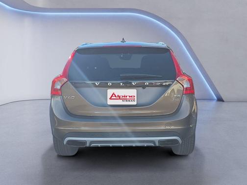 2018 Volvo V60 Cross Country T5