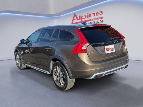 2018 Volvo V60 Cross Country T5