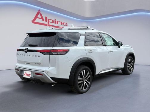 2025 Nissan Pathfinder Platinum