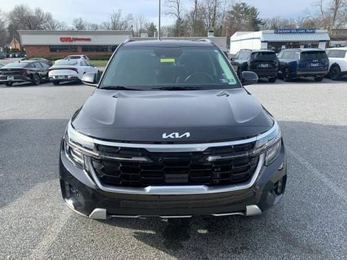 Fusion Black 2024 Kia Seltos SX