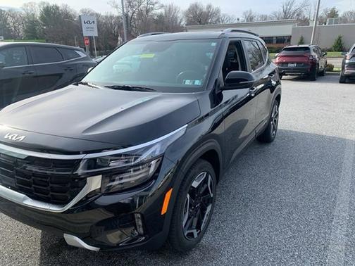 Fusion Black 2024 Kia Seltos SX