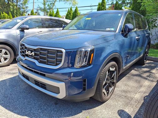 Midnight Lake Blue 2024 Kia Telluride S