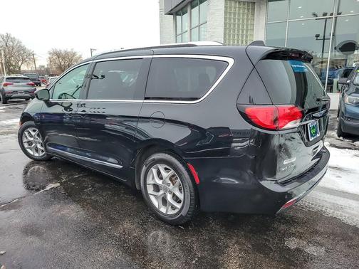 2018 Chrysler Pacifica Touring-L Plus