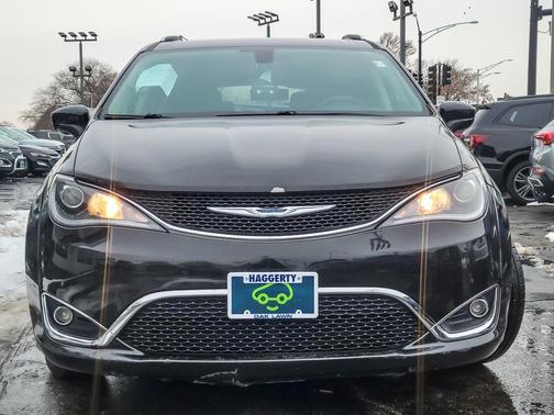 2018 Chrysler Pacifica Touring-L Plus