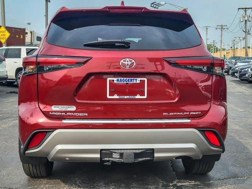2024 Toyota Highlander Platinum