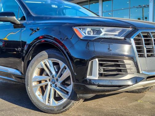 2020 Audi Q7 55 Premium Plus