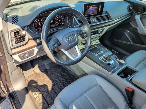 2020 Audi Q5 40 Premium Plus