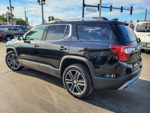 2023 GMC Acadia SLT