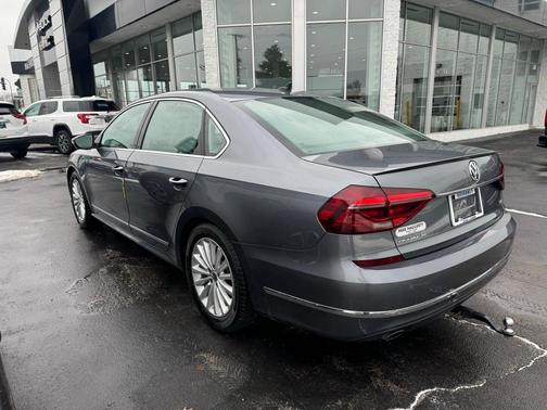 2017 Volkswagen Passat 1.8T SE