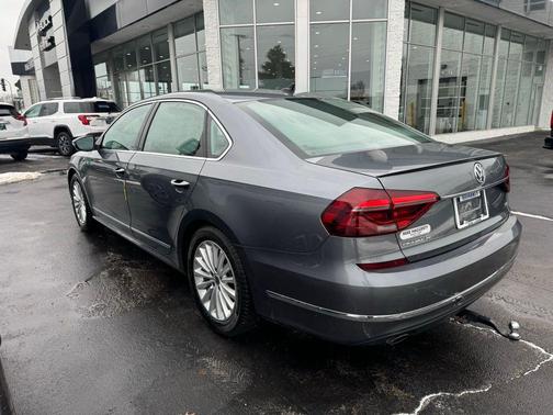 2017 Volkswagen Passat 1.8T SE