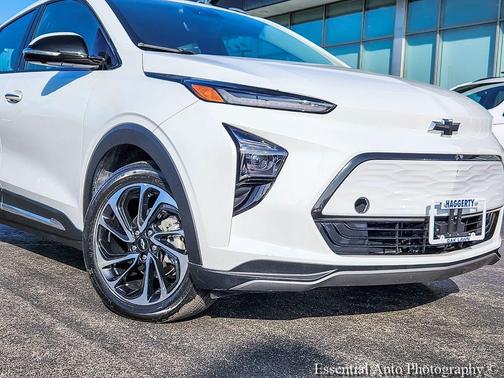 Summit White 2023 Chevrolet Bolt EUV Premier