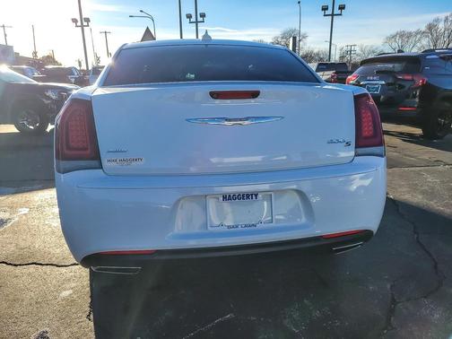 2019 Chrysler 300 S