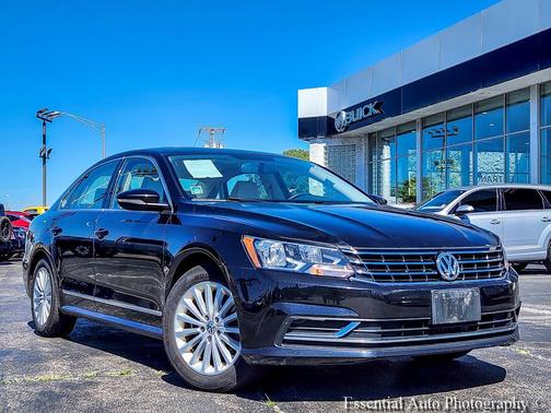 Deep Black Pearl Effect 2017 Volkswagen Passat 1.8T SE