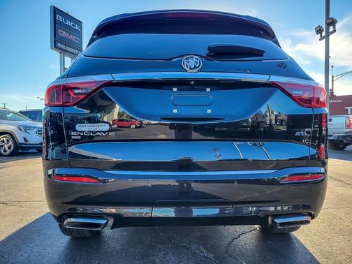 2022 Buick Enclave Essence