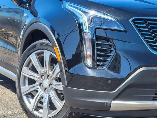 2022 Cadillac XT4 Premium Luxury