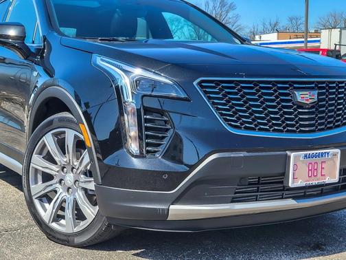 2022 Cadillac XT4 Premium Luxury