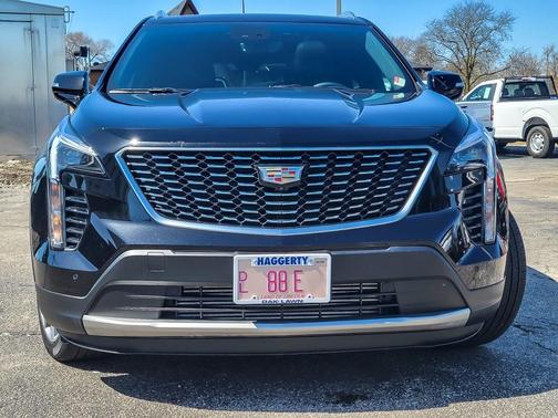 2022 Cadillac XT4 Premium Luxury