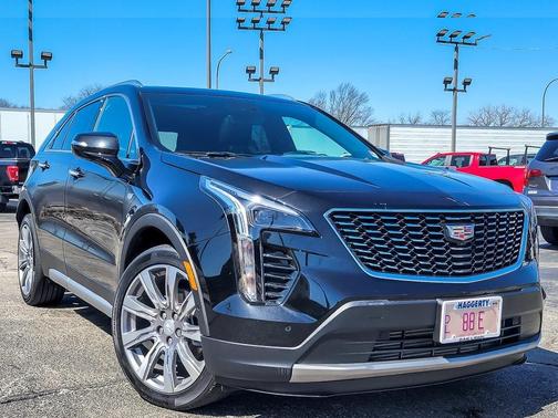 2022 Cadillac XT4 Premium Luxury