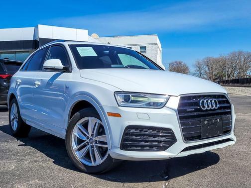 Glacier White Metallic 2018 Audi Q3 2.0T Premium