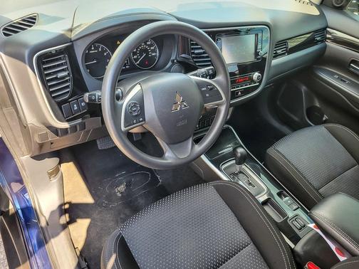 2020 Mitsubishi Outlander ES